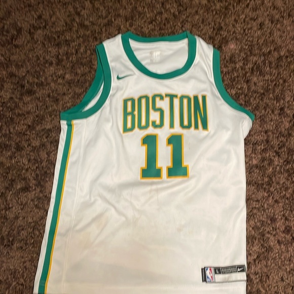 Nike Celtics jersey used ones for a couple hours size large for 13 / 14 years - Picture 1 of 4